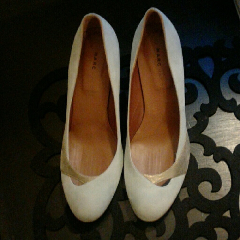 Marc Jacobs Suede Pumps